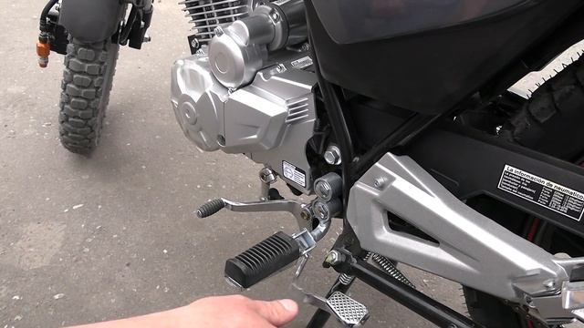 Мотоцикл VR 1-250. В новом, сером цвете.