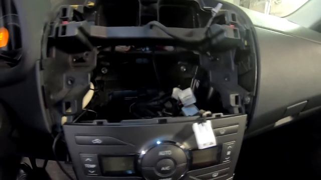 Toyota Corolla E150 Ставим Андройд и камеру ЗВ