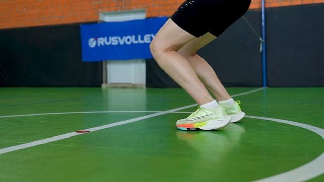 Блок в волейболе. Обучающие упражнения.