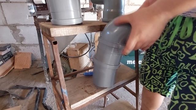 Вентиляция из канализационных труб ! Пожалуй самый простой и дешевый вариант !