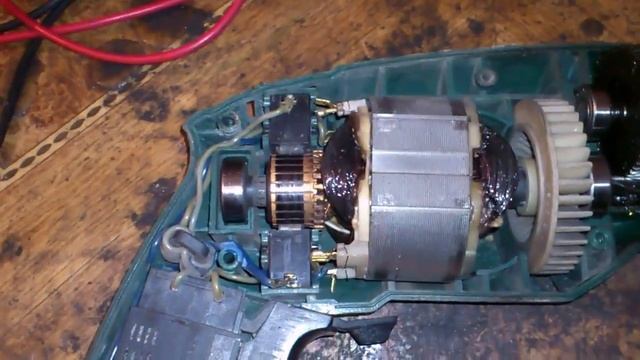 Дрель задымила.  А причина была в... .Drill puffed. And the reason was ....