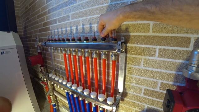 Опрессовка ТЕПЛОГО ПОЛА своими руками ⭕️ Выгнал воздух и накачал 5,5 бар