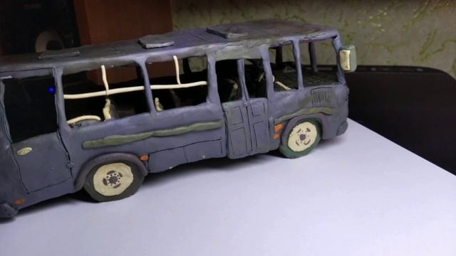 Автобус Паз из пластилина.