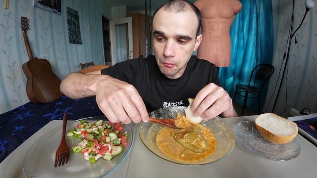 МУКБАНГ ФАРШИРОВАННЫЕ ПЕРЦЫ / САЛАТ ОВОЩНОЙ / ХЛЕБ - БАТОН / ОБЖОР / EATING Mukbang ASMR АСМР