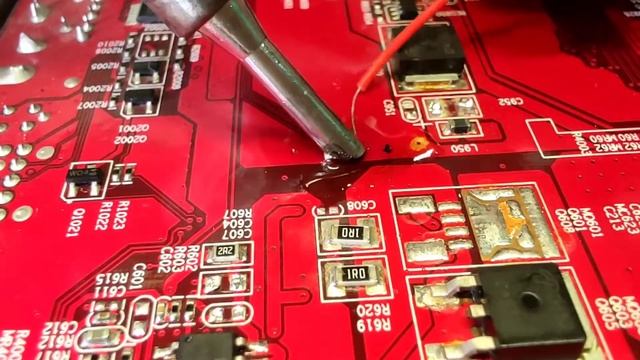 Ремонт переходных отверстий диаметром (0.4 мм) на печатной плате.