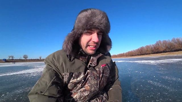 Зимняя рыбалка/Первая вылазка ЛОВЛЮ ВОБЛУ НА РЕКЕ УРАЛ