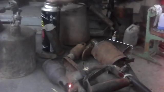 Газовая горелка из бензиновой паяльной лампы.