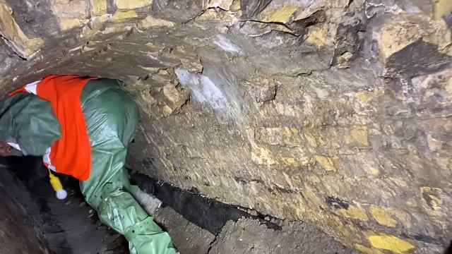 ЗАЛЕЗЛИ под ЦЕРКОВЬ ! КИЕВО-ПЕЧЕРСКАЯ ЛАВРА !! Супер Сус и Сергей Трейсер