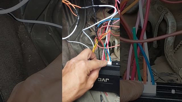 установка автосигнализации JVC