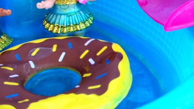 НАРУШИЛИ ВСЕ ПРАВИЛА ЛОЛ ТАУНА?? Королевы ЛОЛ сюрприз улетают домой Смешные куклы мультики