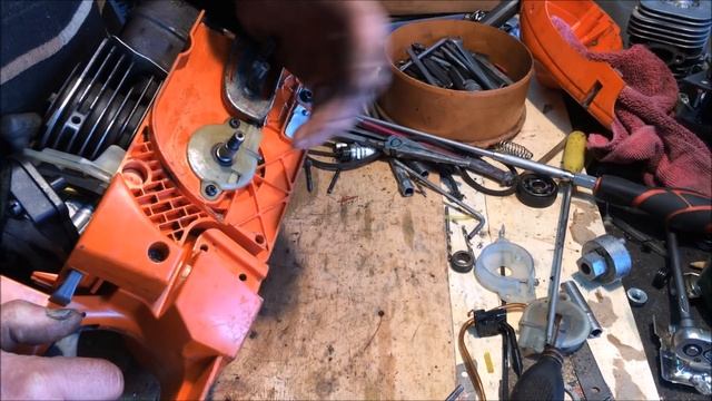 Хускварна 137 !Бензопила которая заглянула по регулировать свой карбюратор!)