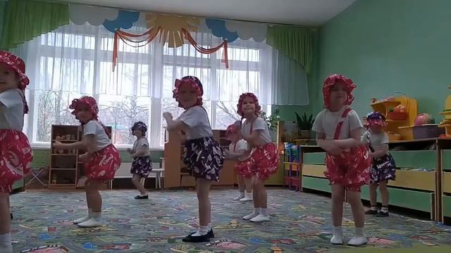 Танец для малышей "Лялечка"