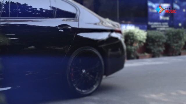 Raul Qasanov - Xeyallarimda yaşayarsan (Official Video)