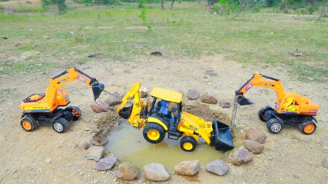 Грузовик с камнями свалился с дамбы