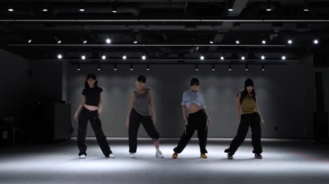aespa (에스파) “Whiplash” dance practice mirror