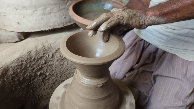 Лучшее искусство глины в Пакистане — изготовление стекла для глиняного горшка из глины