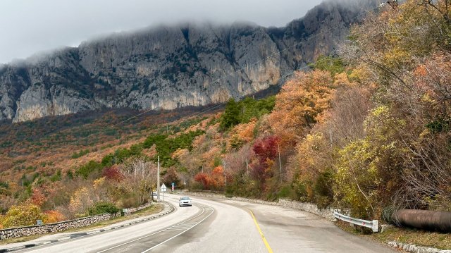 Золотая осень в Крыму. Фрагмент, не вошедший в сюжет про мега шторм из Фороса.
