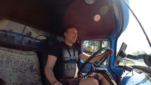 Один день на Зил-130 Работаю на пилораме! Пиломатериал и опилки)