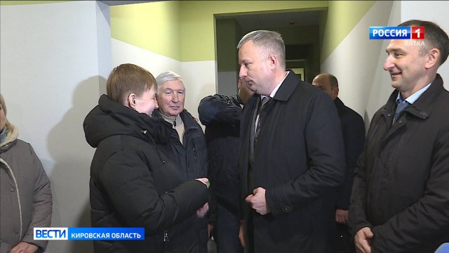 В Кирове вручили ключи от квартир переселенцам из ветхого и аварийного жилья