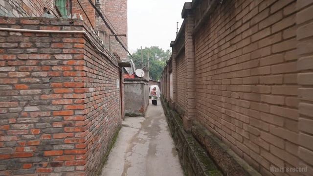China's Urban Village Walk. I got lost in these narrow alleys. Huayan Village, Chongqing
