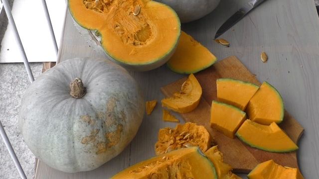 Пробую тыкву сорт КРОШКА