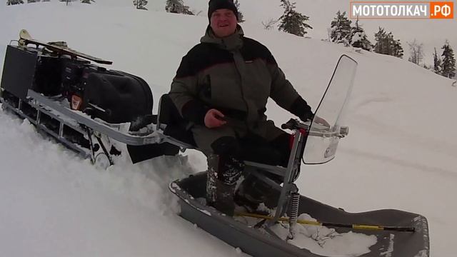 Мототолкач штурмует высокую снежную гору. Отзыв снегоходчика