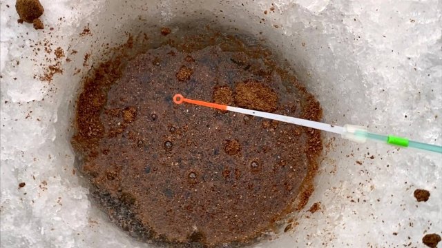 НАСЫПАЛ КОРИЦУ в ЛУНКУ...УДОЧКА ПОПОЛАМ в ГЛУХОЗИМЬЕ! Они пришли. Зимняя рыбалка