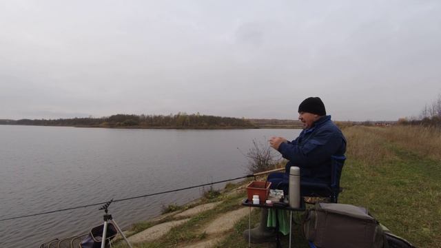 Фидерная рыбалка осенью.