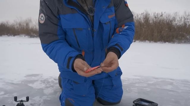 ПЕРВЫЙ ЛЁД 2024 - 2025! Ловля судака на вибы по опасному льду.