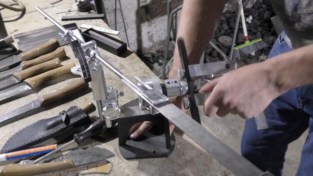 Обзор двух точилок для ножей. Китайского и отечественного производства .