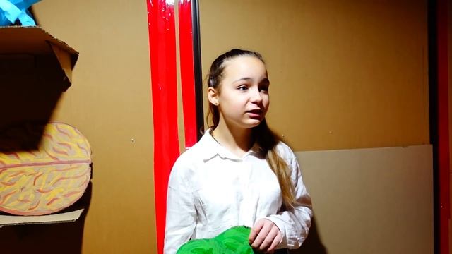 ПОБЕГ из Картонной Школы! Карамелькины