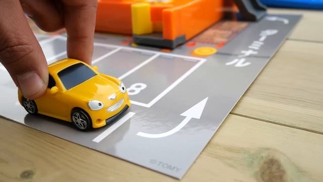 Паровозик Томас ☆ JR и Томас перевезут вагоны на станцию ♪