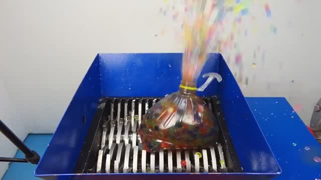 ИЗМЕЛЬЧАЕМ ЗАМОРОЖЕННОЕ МЕДОВОЕ ЖЕЛЕ! ПОТРЯСАЮЩЕЕ ВИДЕО!