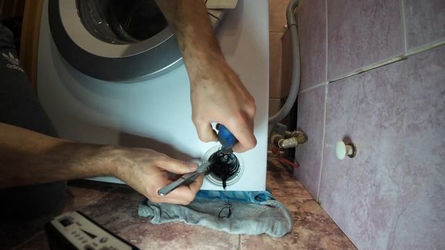 Ремонт стиральной машинки BOSCH Serie 4. Не сливает воду. #ремонтстиральныхмашин #bosch