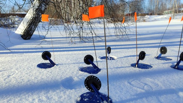 РЫБА ЕСТЬ! Жерлицы на реке