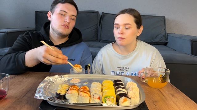 🍣МУКБАНГ РОЛЛЫ СУШИ ЗАПЕЧЕННЫЕ ТЕМПУРА С ЛОСОСЕМ | ПОКУПКИ КОСМЕТИКИ💄