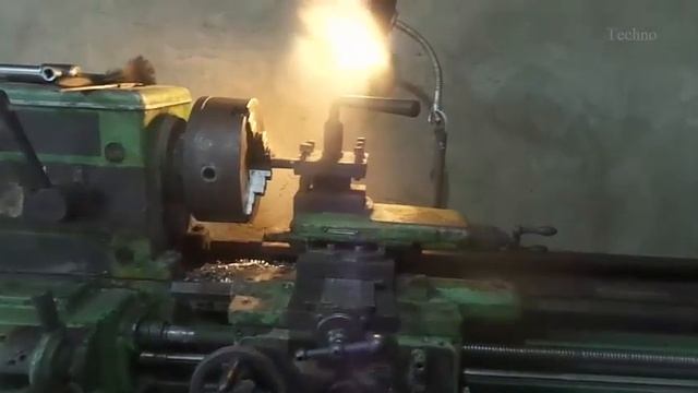 Токарный станок  ЛТ - 10 .