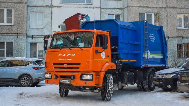 Мусоровоз МК-4553-06 на шасси КамАЗ-53605-A5 (Е 566 ВР 122) / KAMAZ garbage truck.