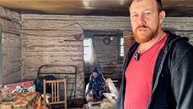 Меняем полы в дедовском доме. Общаюсь с подписчиками