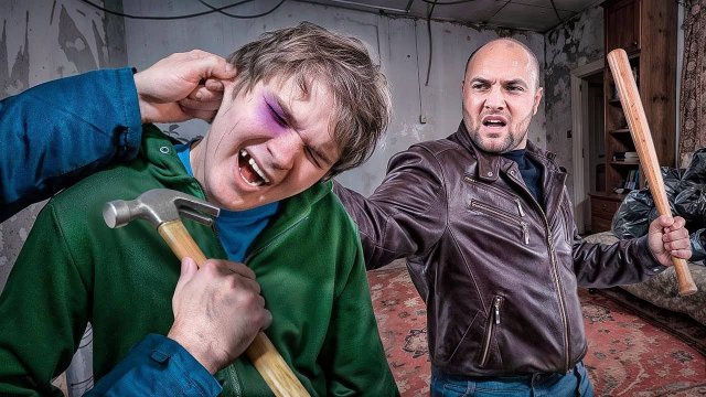 ШКОЛЬНИКА НАКАЗАЛИ ЗА ДОЛГИ КИНУЛ НА ДЕНЬГИ И ПОЖАЛЕЛ ОБ ЭТОМ