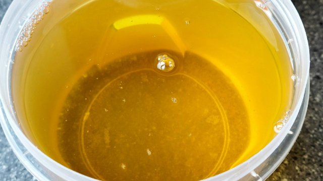 Куриный топлёный жир, или куриный смалец.