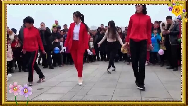 Танцуют Китаянки