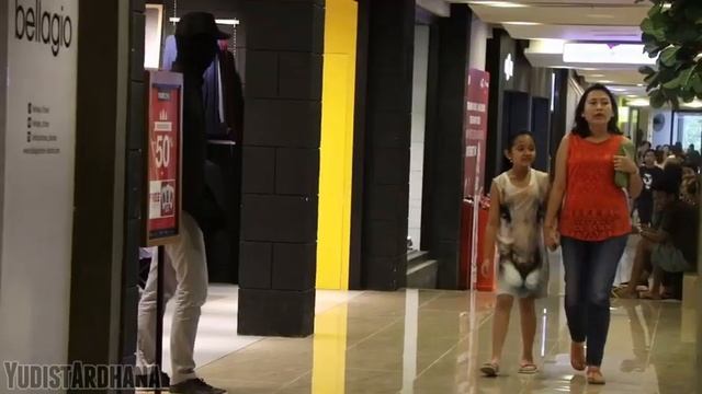 Смешные. Испуги людей приколы. Пранки над. Пранки над людьми.