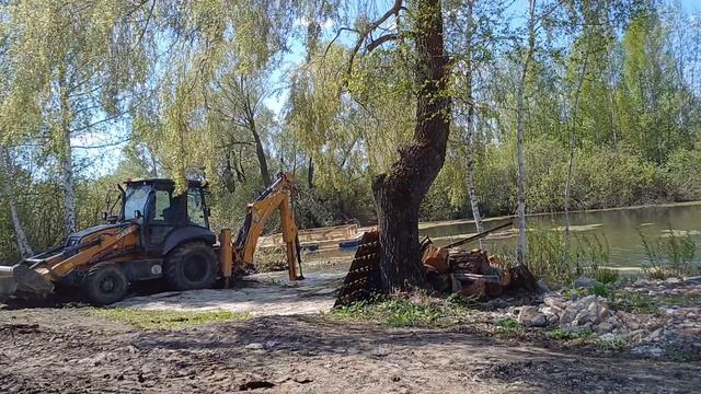 углубление пруда эксковатором