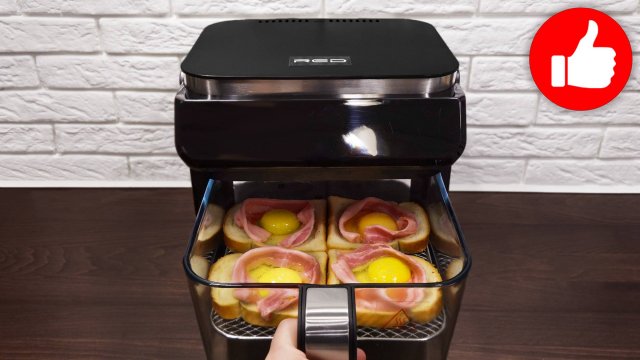 Хрустящий хлеб и яйцо – это всегда очень вкусно. Быстрый завтрак в аэрогриле на скорую руку
