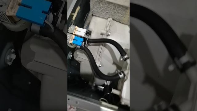 Стиральная машина LG стучит при отжиме