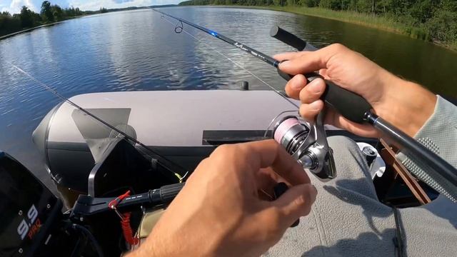 Увлекательная ловля окуня в отвес с лодки на джиг!!!Спи