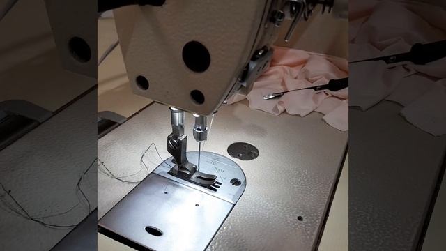 Лапка не прижимает материал, машина не тянет материал,