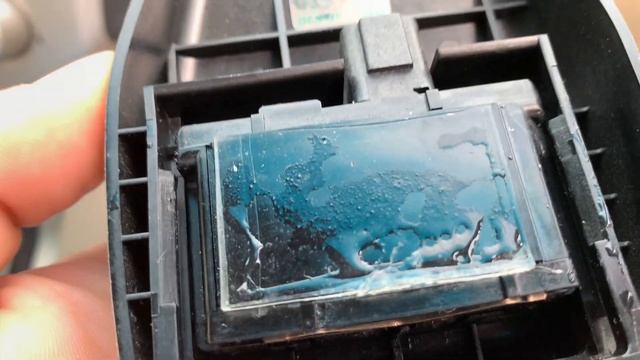 Отвалился датчик дождя, ремонт своими руками. Чем прик