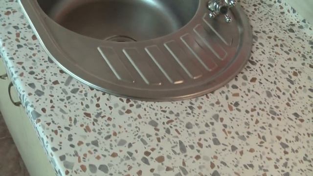 Самоклейка на столешнице спустя год! Отличный результ